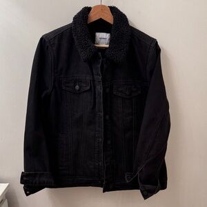 Old Navy Black Jean Jacket with Faux Fur Collar and lining.